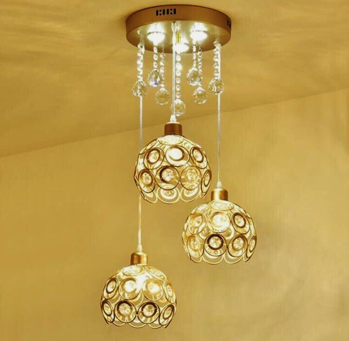 3 Lamp Head With Crystals Gold Plated Chandelier